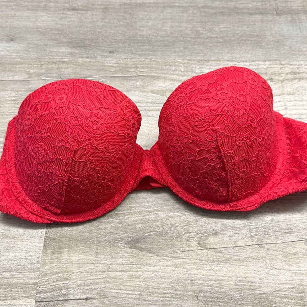 NWOT strapless push-up bra
